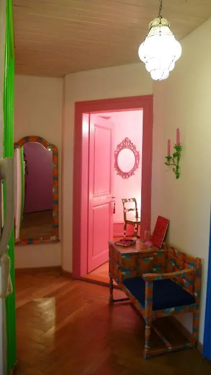 B&B La Vie En Rose Basel 0*,  Switzerland